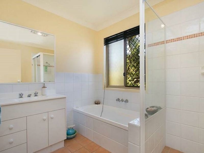 5 Tiarnna Close, Burleigh Heads QLD 4220