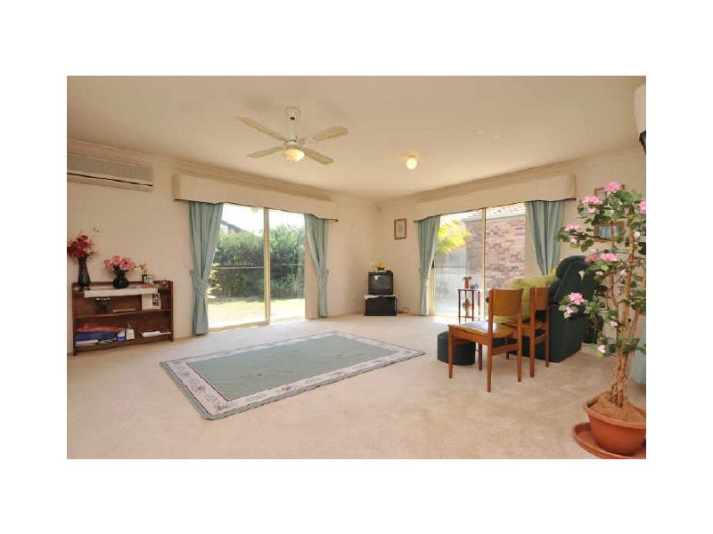 8 Lolita Ct, Varsity Lakes QLD 4227