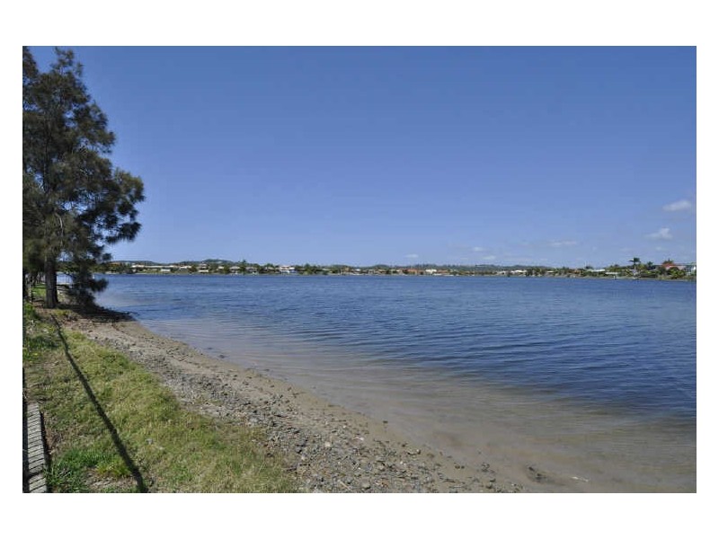 138 Honeyeater Drive, Burleigh Waters QLD 4220
