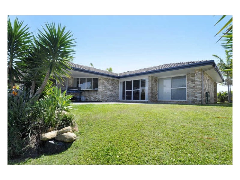 138 Honeyeater Drive, Burleigh Waters QLD 4220