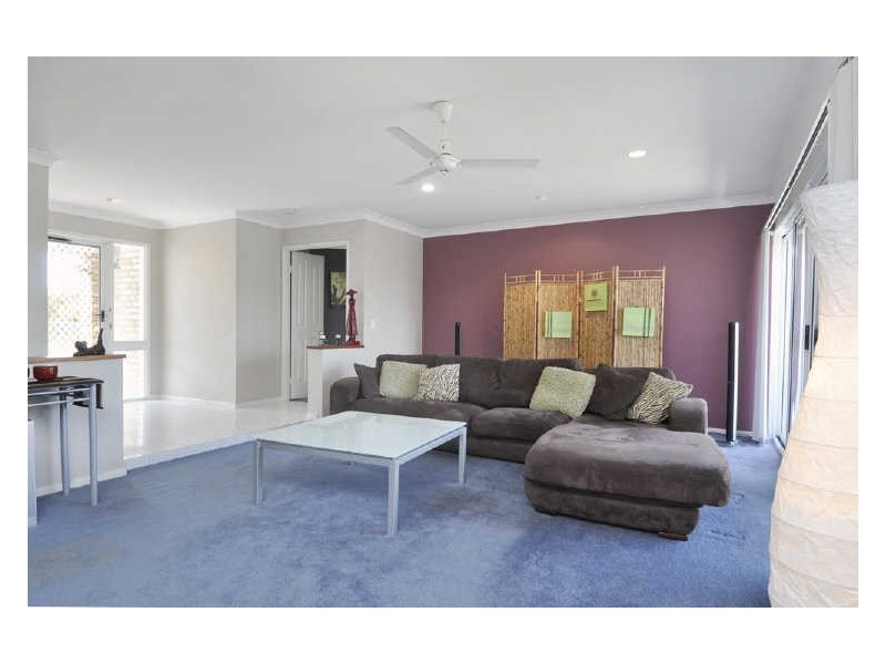 138 Honeyeater Drive, Burleigh Waters QLD 4220