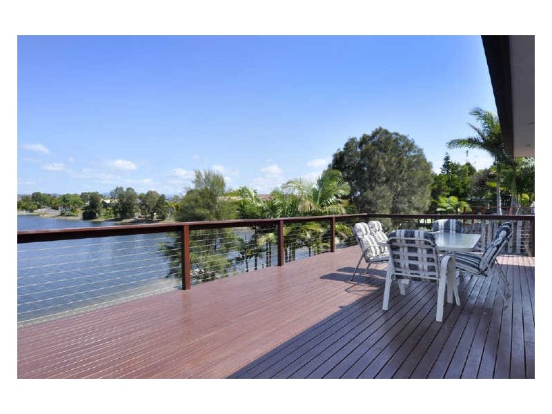 138 Honeyeater Drive, Burleigh Waters QLD 4220