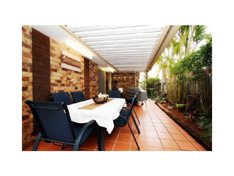 18 Southlake Dr, Varsity Lakes QLD 4227