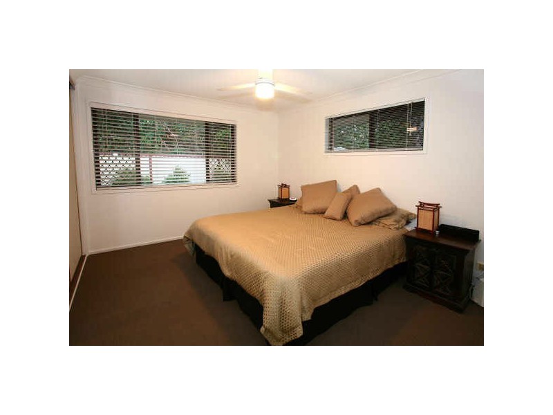 2/9 Flora Cl, Burleigh Waters QLD 4220