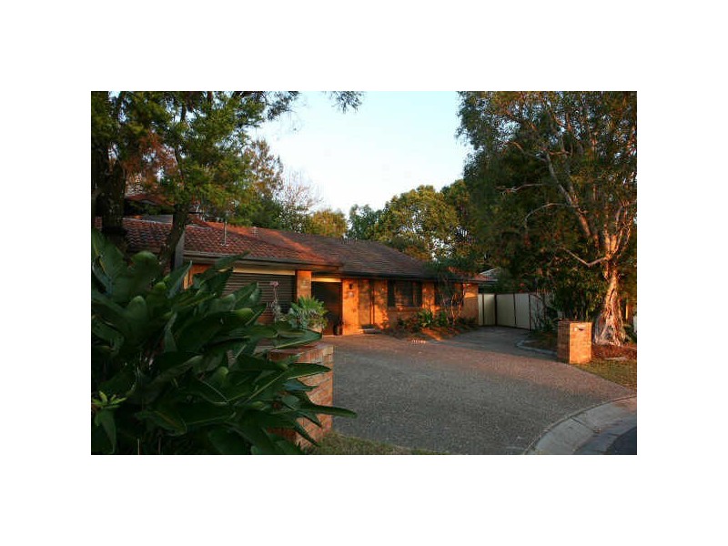 2/9 Flora Cl, Burleigh Waters QLD 4220