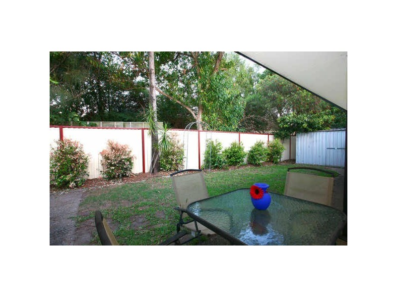 2/9 Flora Cl, Burleigh Waters QLD 4220