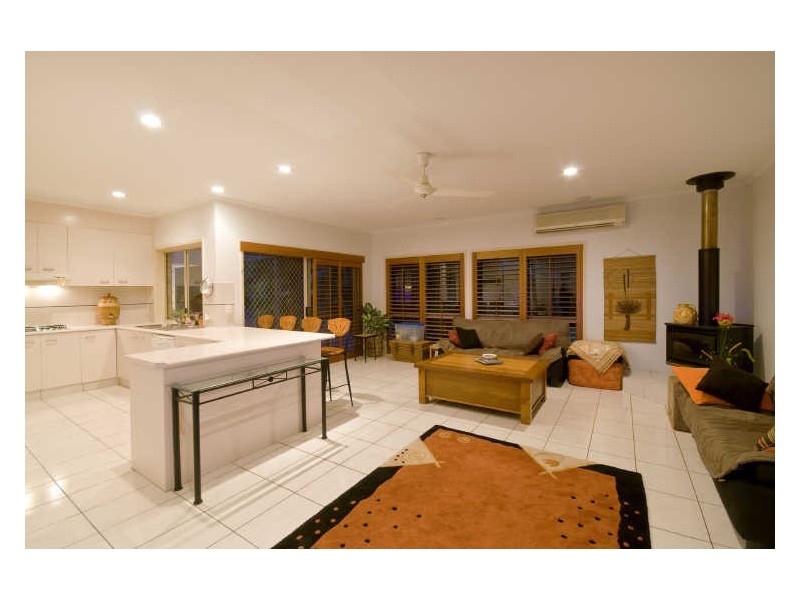 18 Camphorlaurel Court, Tallebudgera Valley QLD 4228