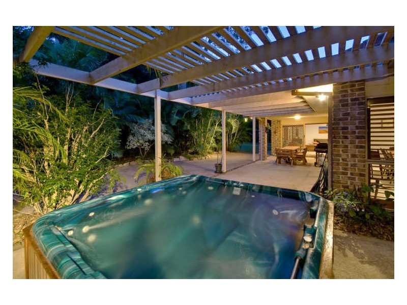 18 Camphorlaurel Court, Tallebudgera Valley QLD 4228