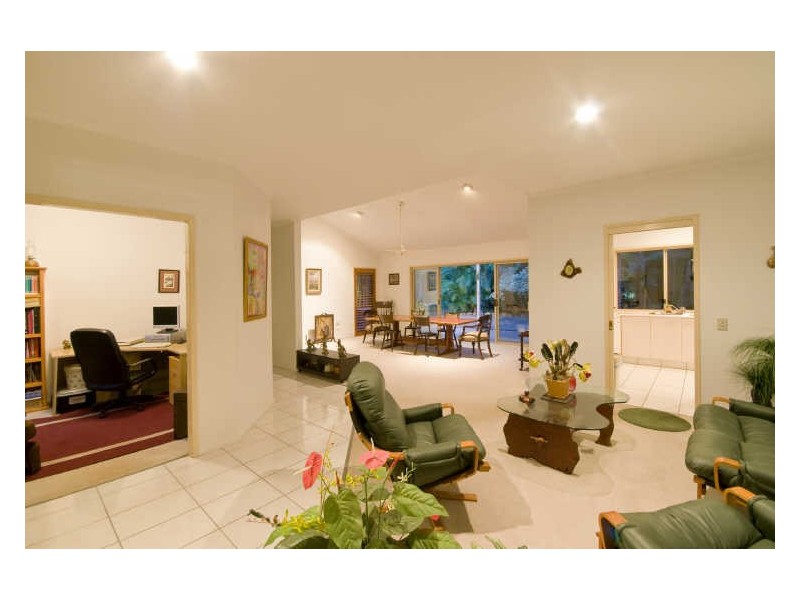 18 Camphorlaurel Court, Tallebudgera Valley QLD 4228