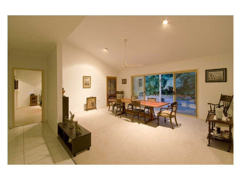 18 Camphorlaurel Court, Tallebudgera Valley QLD 4228