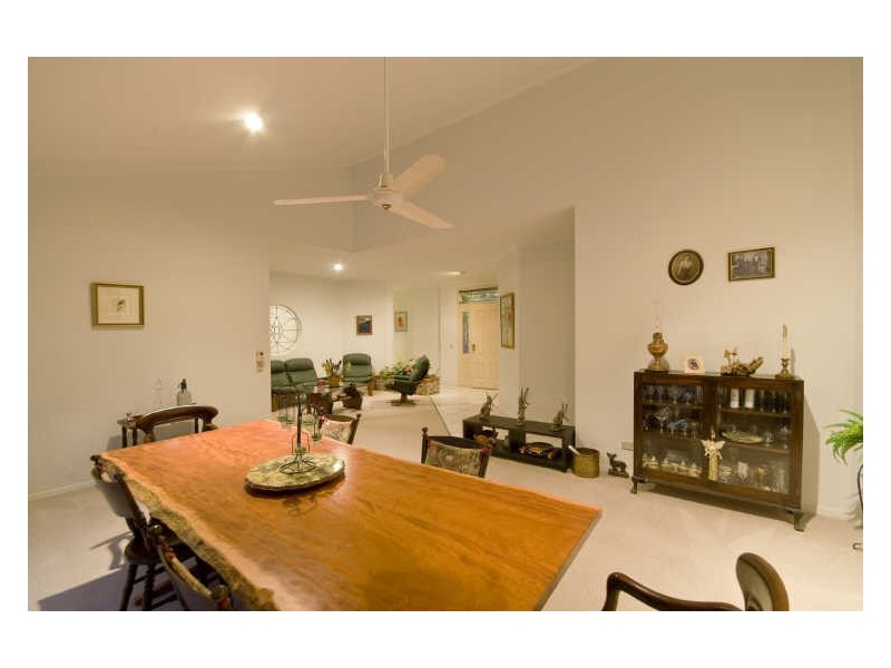 18 Camphorlaurel Court, Tallebudgera Valley QLD 4228