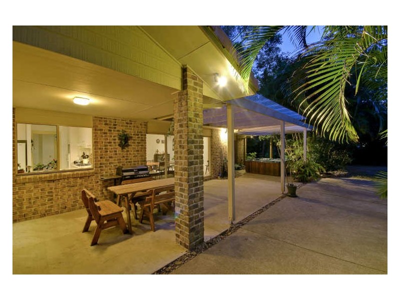 18 Camphorlaurel Court, Tallebudgera Valley QLD 4228