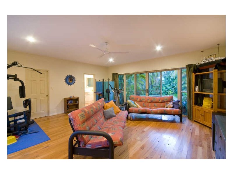 18 Camphorlaurel Court, Tallebudgera Valley QLD 4228