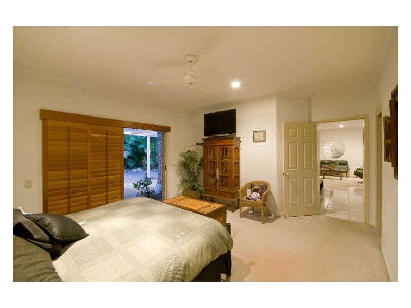 18 Camphorlaurel Court, Tallebudgera Valley QLD 4228