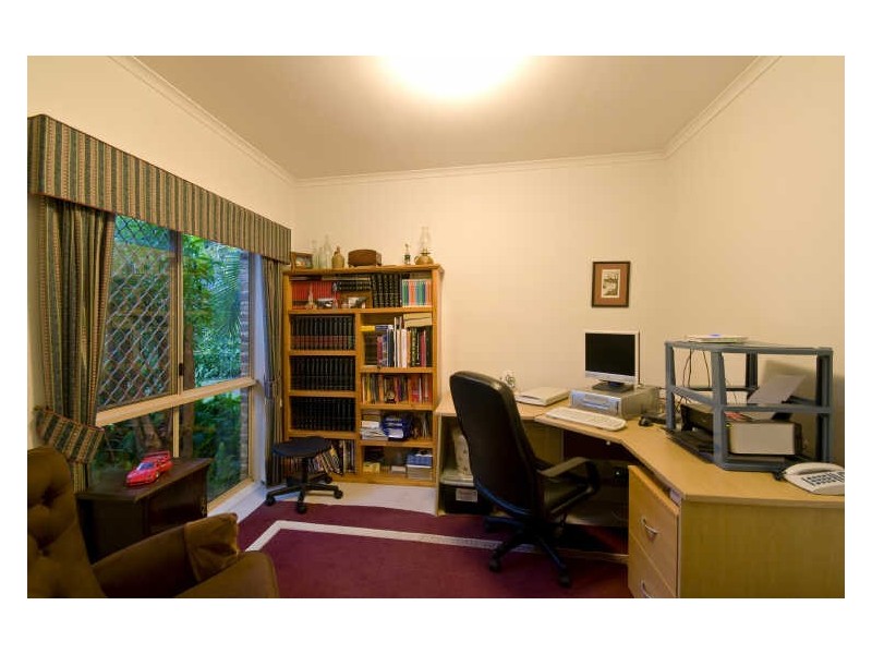 18 Camphorlaurel Court, Tallebudgera Valley QLD 4228