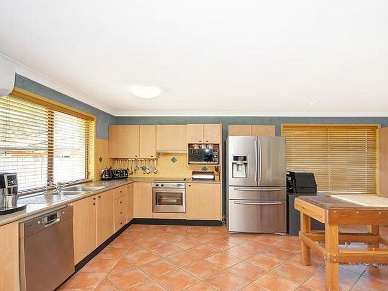 3 Maple Court, Burleigh Waters QLD 4220