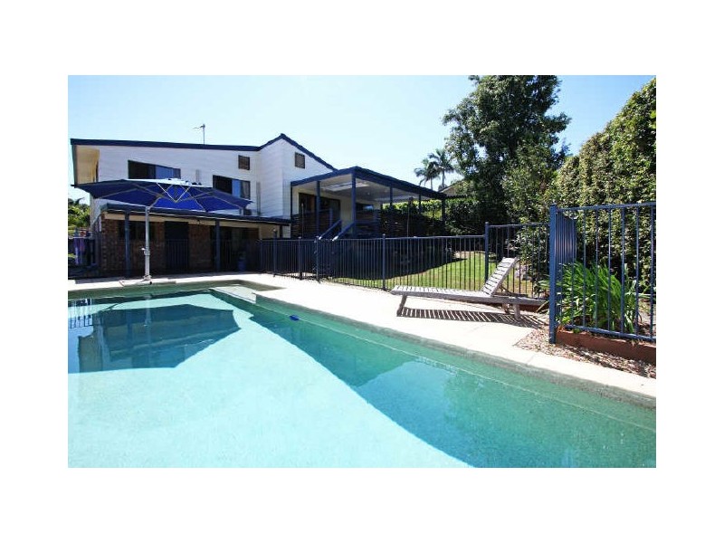 8 Glen Eagles Drive, Robina QLD 4226