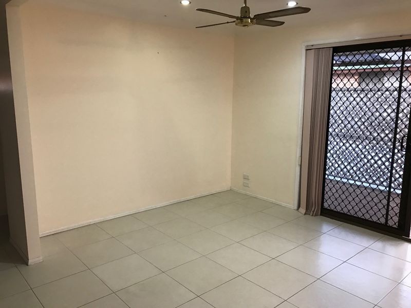 2 Rangeview Court, Burleigh Waters QLD 4220