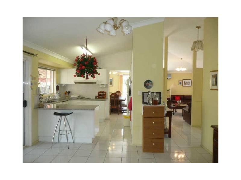 11 Quigan Terrace, Highland Park QLD 4211