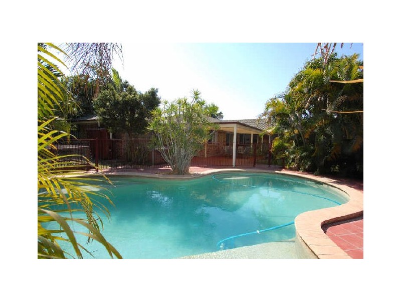 18 Belrose Blvd, Varsity Lakes QLD 4227