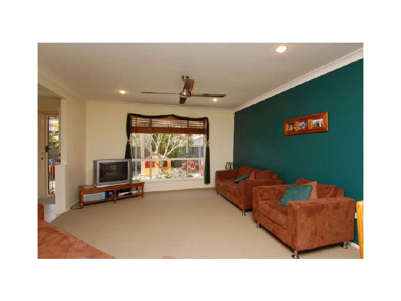 18 Belrose Blvd, Varsity Lakes QLD 4227