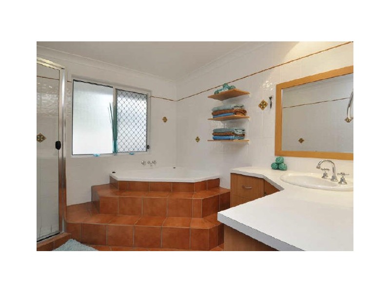 127 Acanthus Av, Burleigh Waters QLD 4220