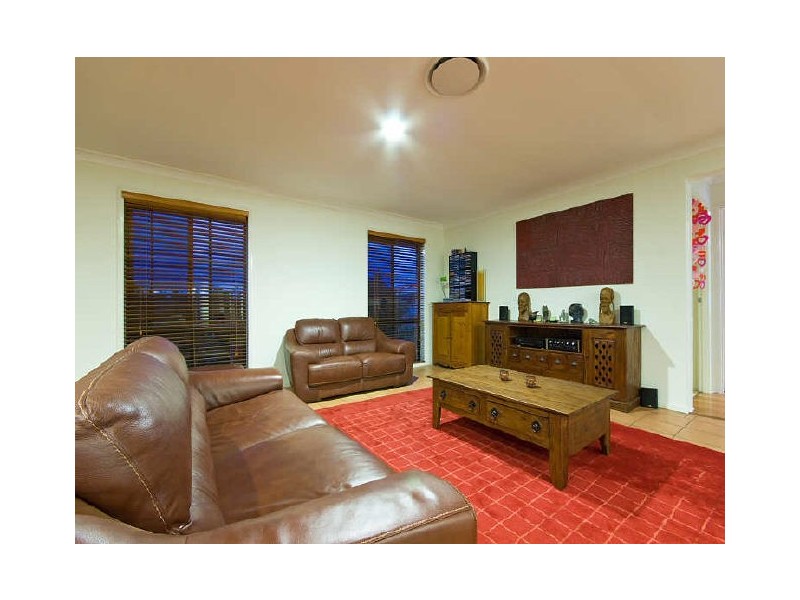 8 Barlee Court, Elanora QLD 4221