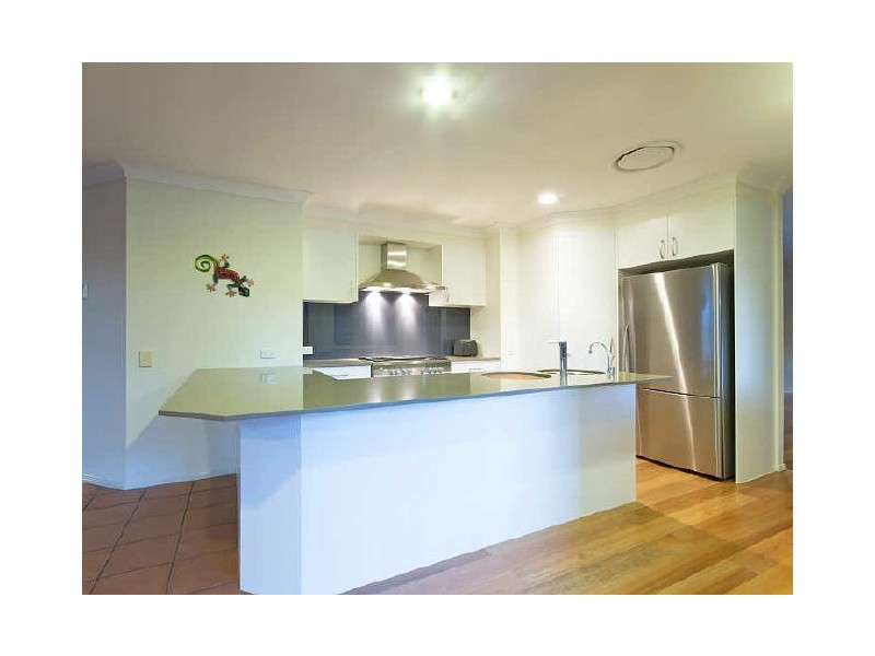 8 Barlee Court, Elanora QLD 4221