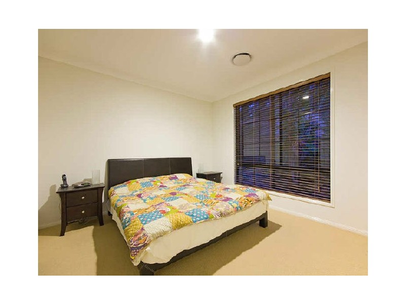 8 Barlee Court, Elanora QLD 4221