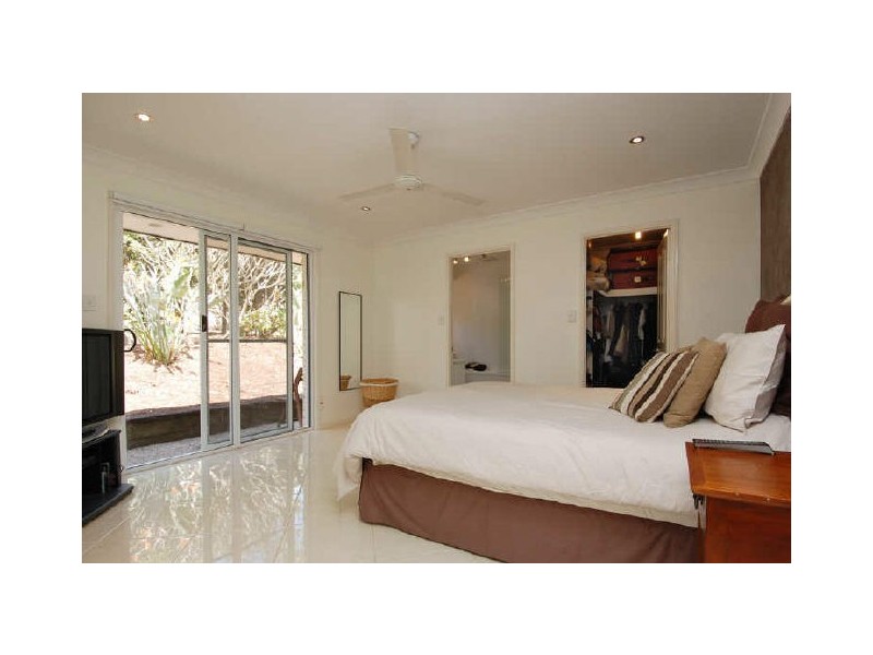 17 Jamberoo Ct, Tallebudgera QLD 4228