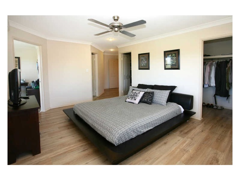 36 Lancelin Drive, Mermaid Waters QLD 4218