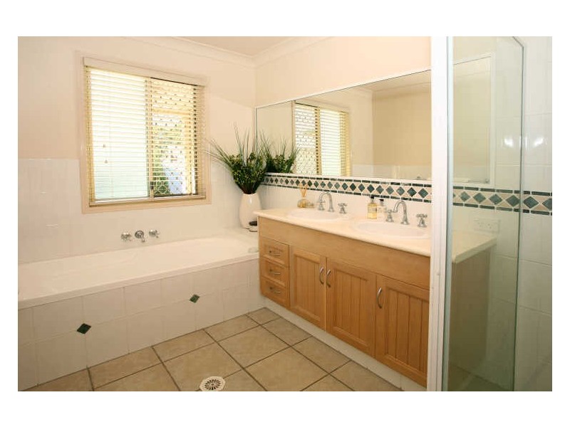 36 Lancelin Drive, Mermaid Waters QLD 4218