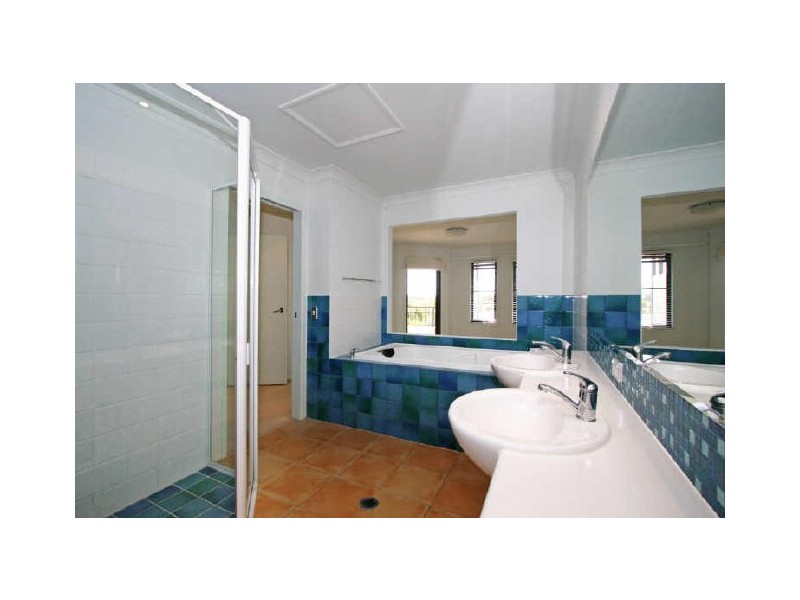 1027/1 The Cove Cres, Carrara QLD 4211