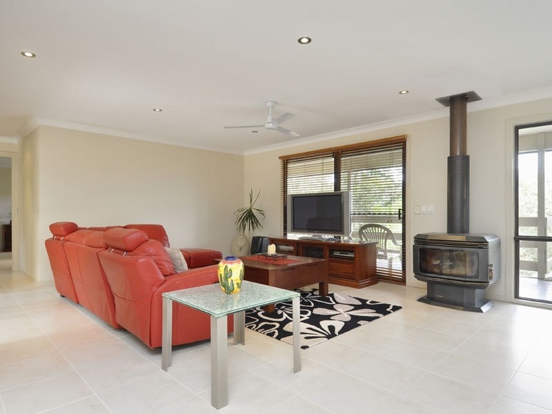 7 Reynella Rd, Tallebudgera QLD 4228