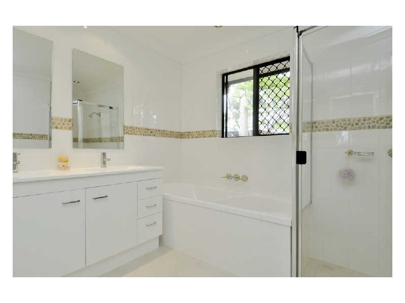 7 Reynella Rd, Tallebudgera QLD 4228