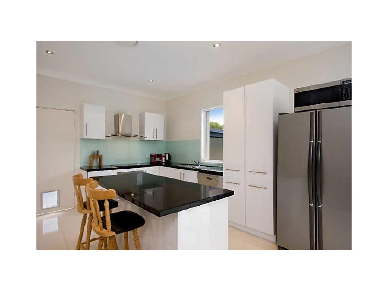 24 Egret Av, Burleigh Waters QLD 4220