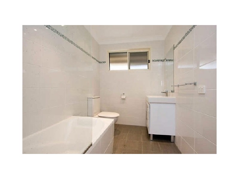 24 Egret Av, Burleigh Waters QLD 4220