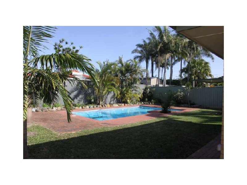 40 Banksia Bwy, Burleigh Waters QLD 4220