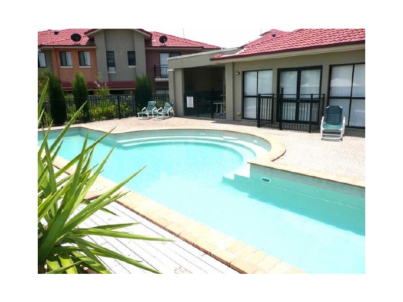 8/2 Geraldton Drive, Varsity Lakes QLD 4227