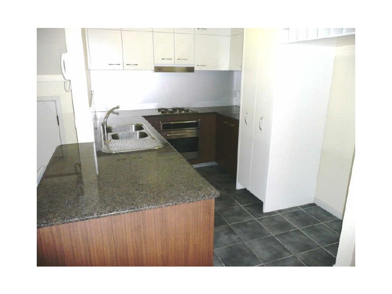 8/2 Geraldton Drive, Varsity Lakes QLD 4227