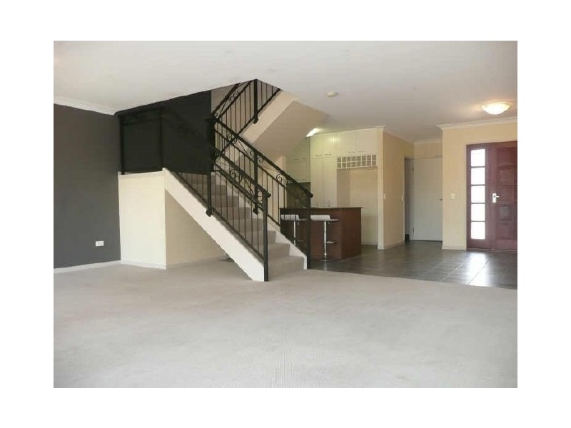 8/2 Geraldton Drive, Varsity Lakes QLD 4227