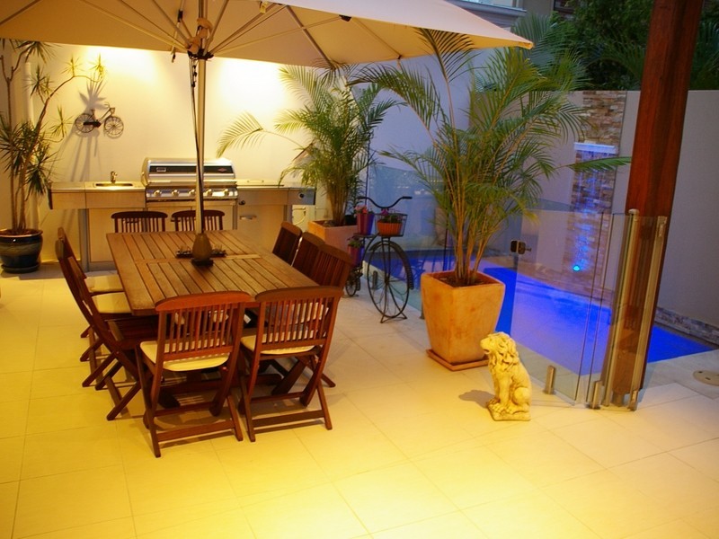 2/4 Cedar Court, Burleigh Heads QLD 4220