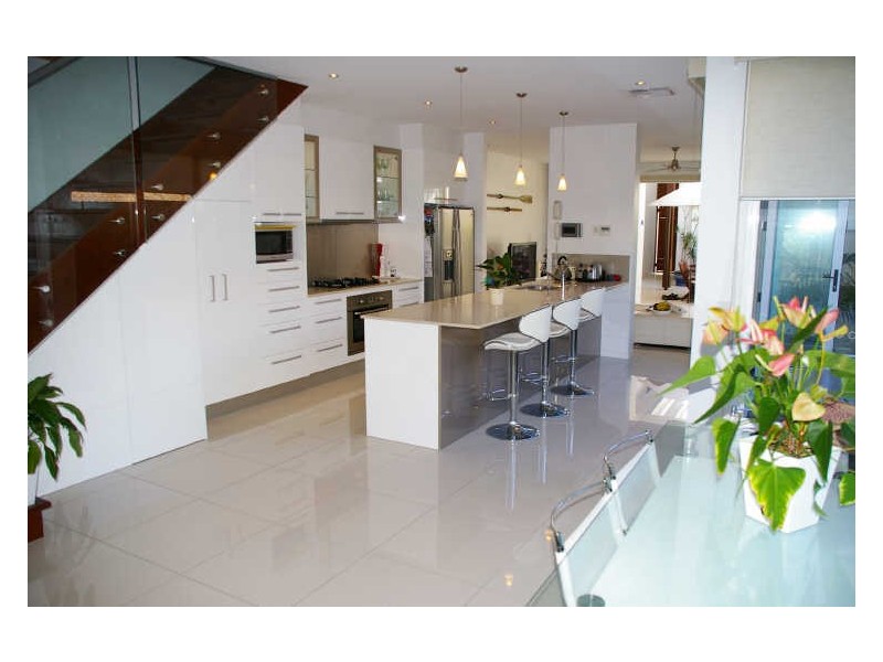 2/4 Cedar Court, Burleigh Heads QLD 4220