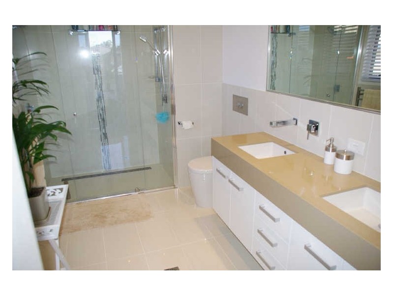 2/4 Cedar Court, Burleigh Heads QLD 4220
