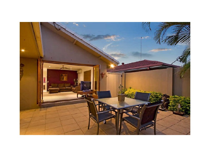 26 Aruma Avenue, Burleigh Waters QLD 4220