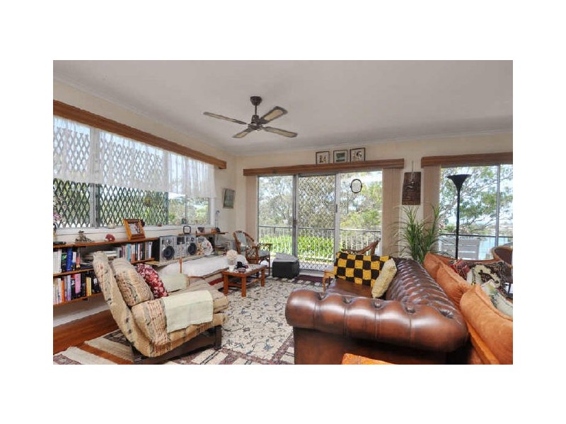 87 Ocean Parade, Burleigh Heads QLD 4220