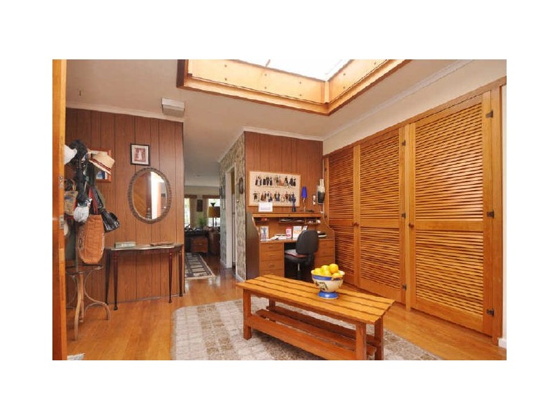 87 Ocean Parade, Burleigh Heads QLD 4220