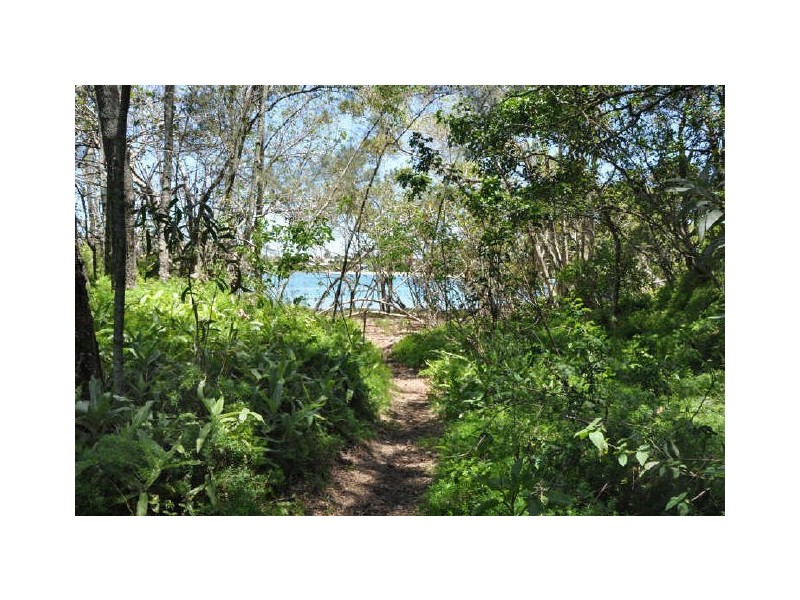 87 Ocean Parade, Burleigh Heads QLD 4220