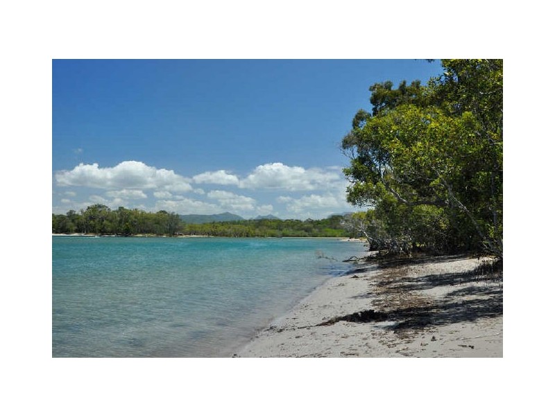 87 Ocean Parade, Burleigh Heads QLD 4220