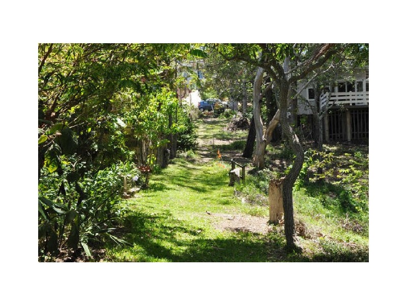 87 Ocean Parade, Burleigh Heads QLD 4220